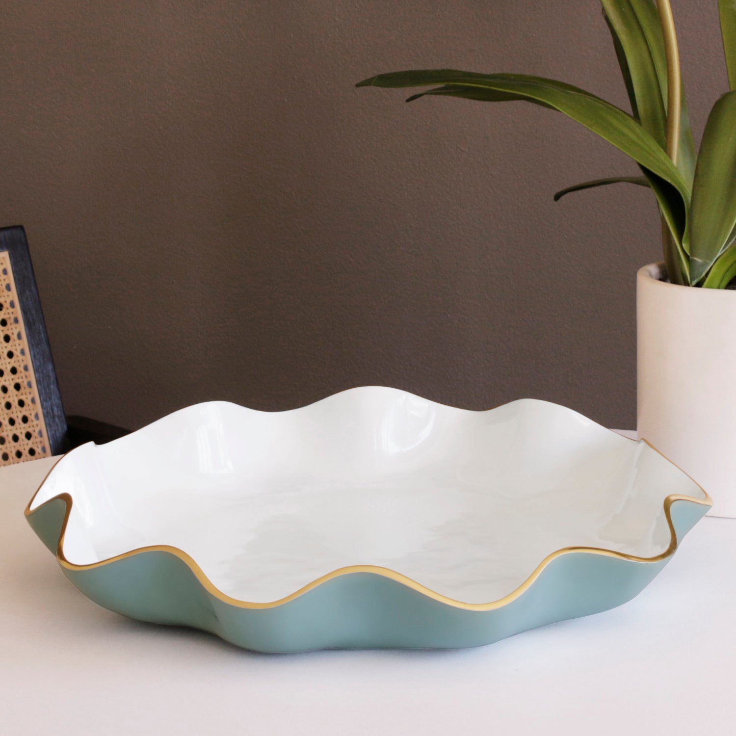 beatriz-ball-encanto-carola-large-round-platter-turquoise-and-white