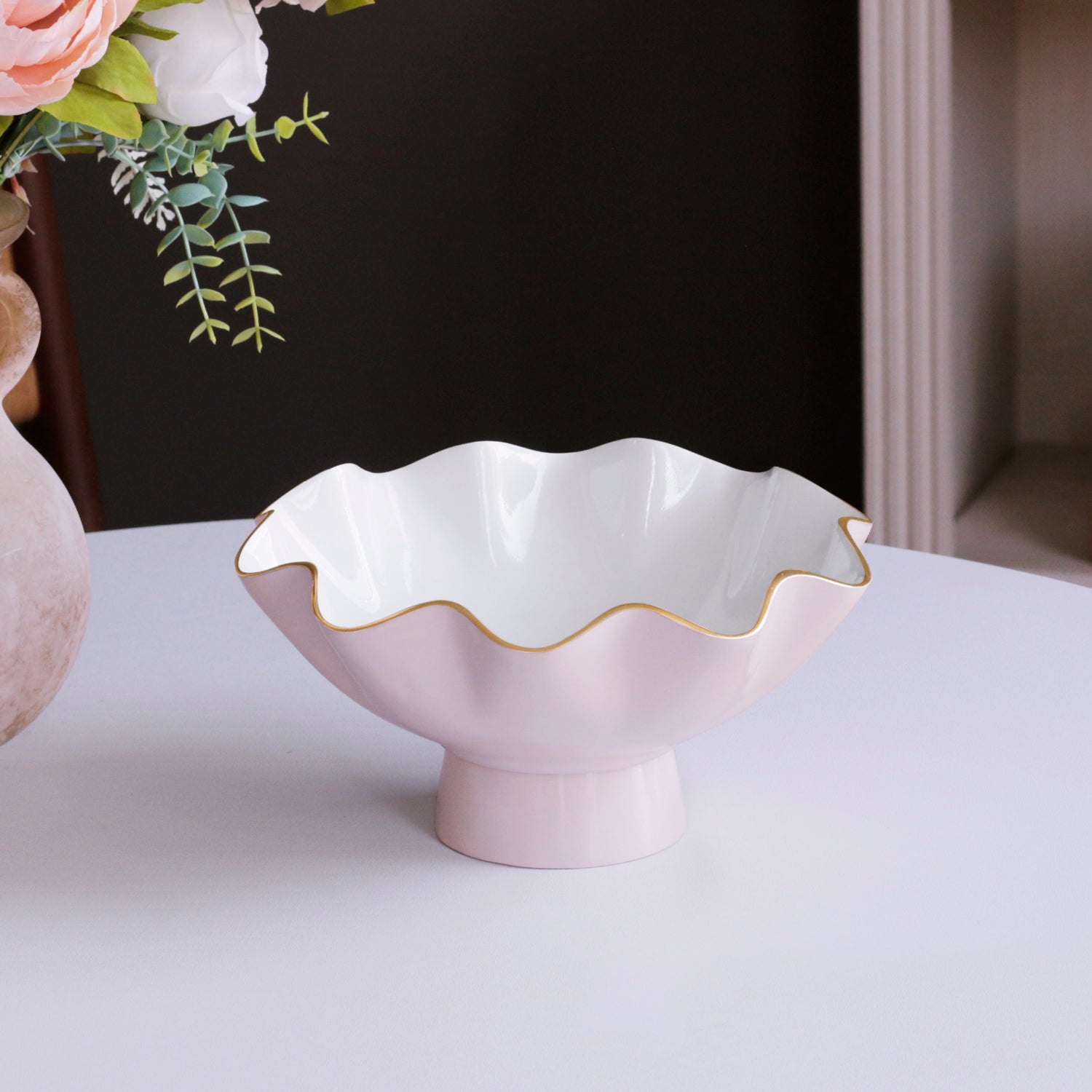 beatriz-ball-encanto-carola-small-pedestal-camellia-and-white