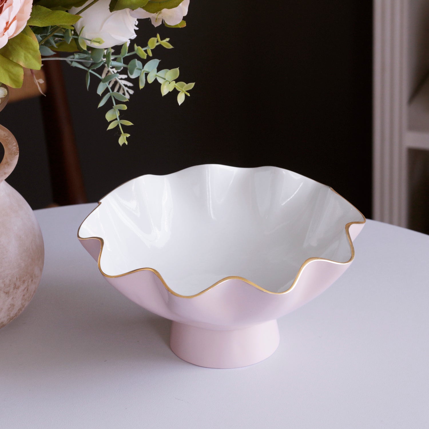 beatriz-ball-encanto-carola-small-pedestal-camellia-and-white