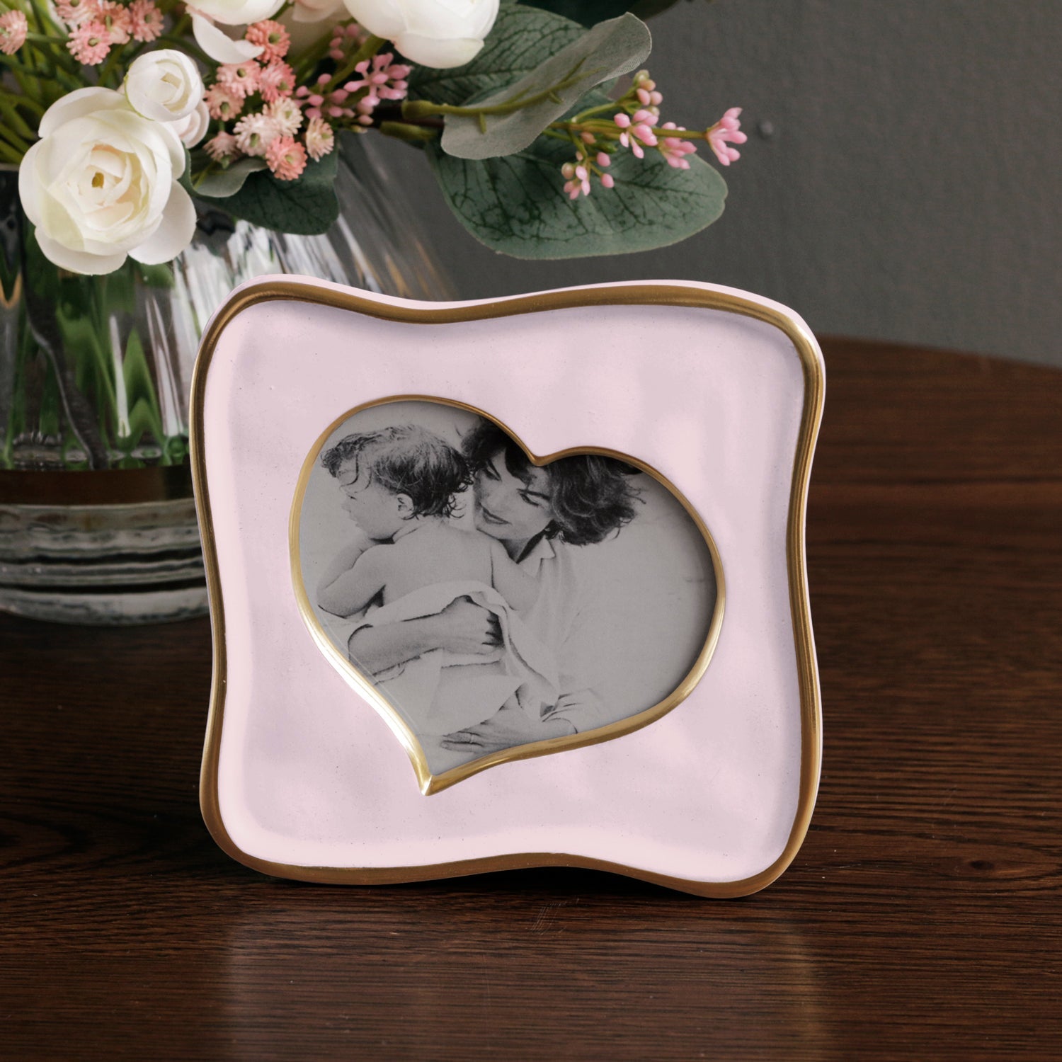 beatriz-ball-frame-encanto-curved-heart-5-x-5-camellia