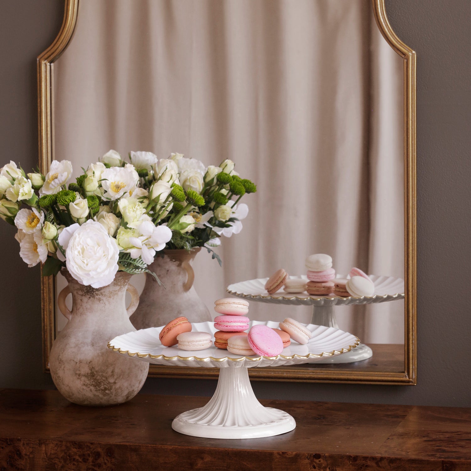 beatriz-ball-encanto-vienna-pedestal-cake-plate-cream-and-white
