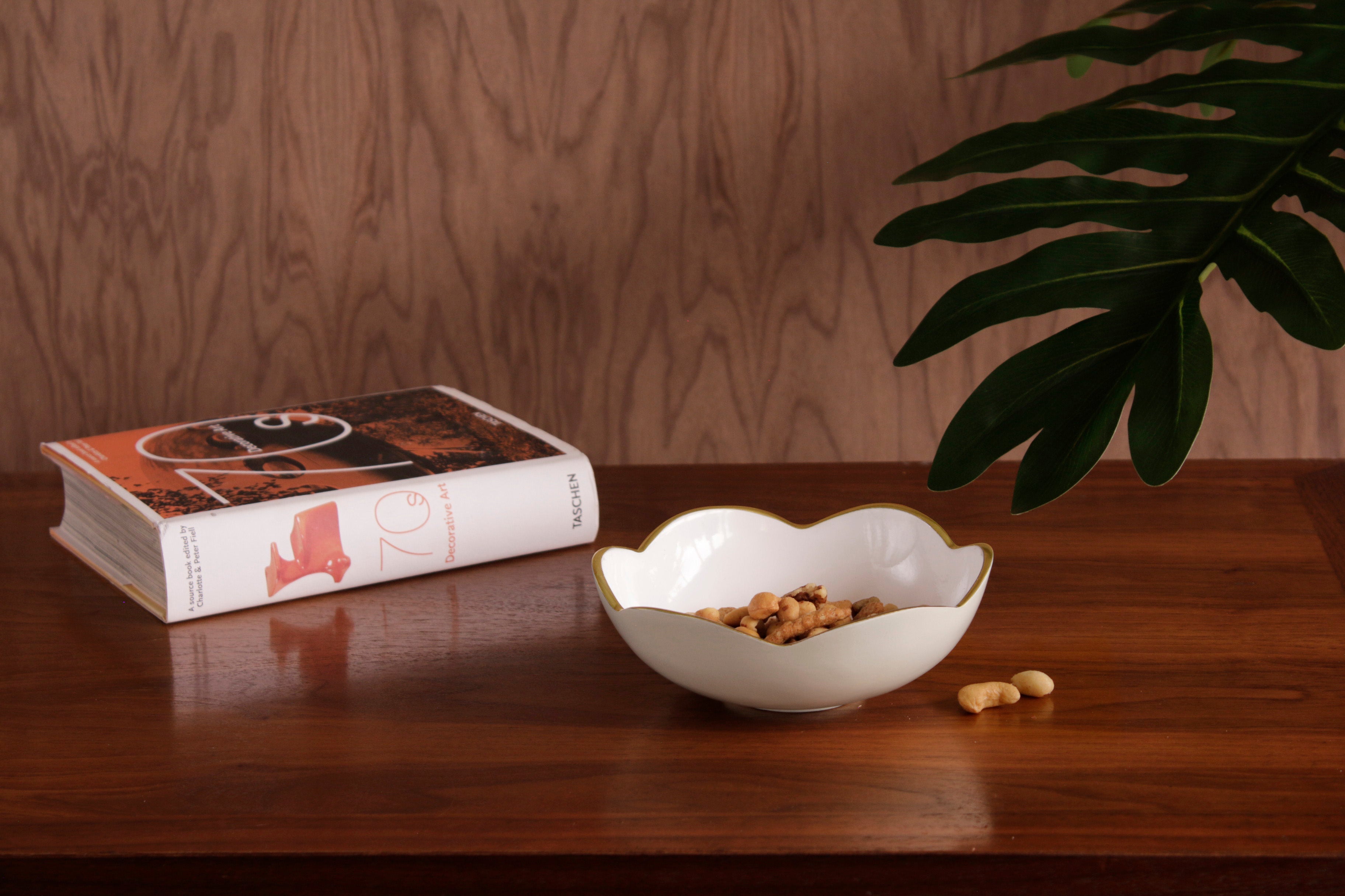 encanto-amelia-mini-round-bowl-cream-and-white