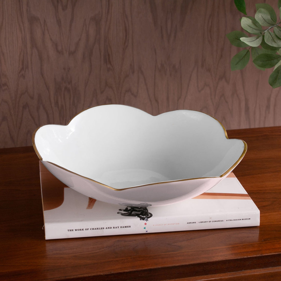 encanto-amelia-medium-bowl-camellia-and-white