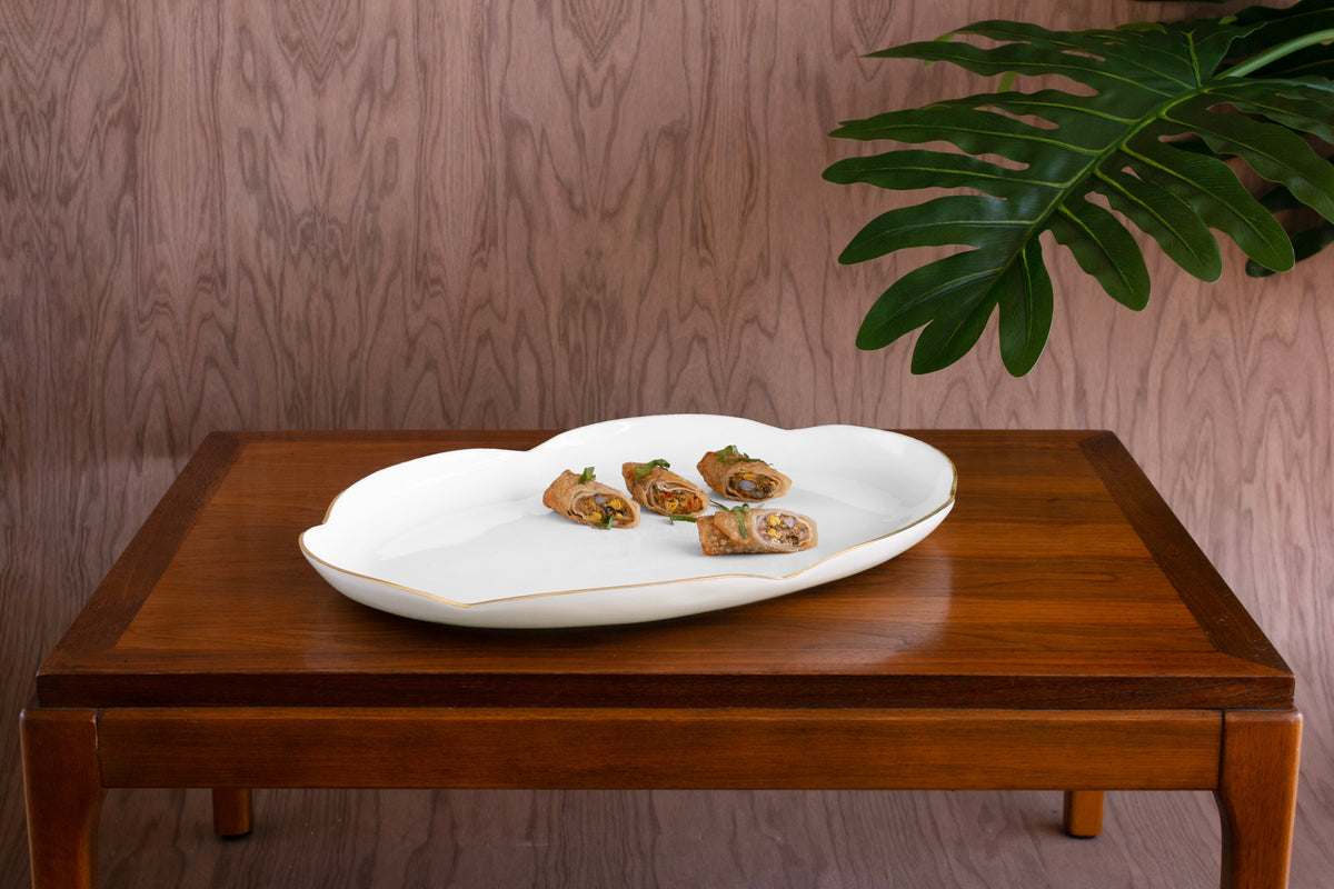 encanto-amelia-oval-tray-cream-and-white