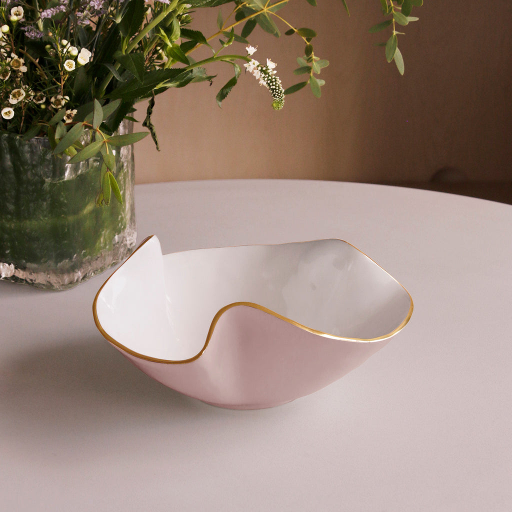 encanto-aries-medium-bowl-camellia-and-white