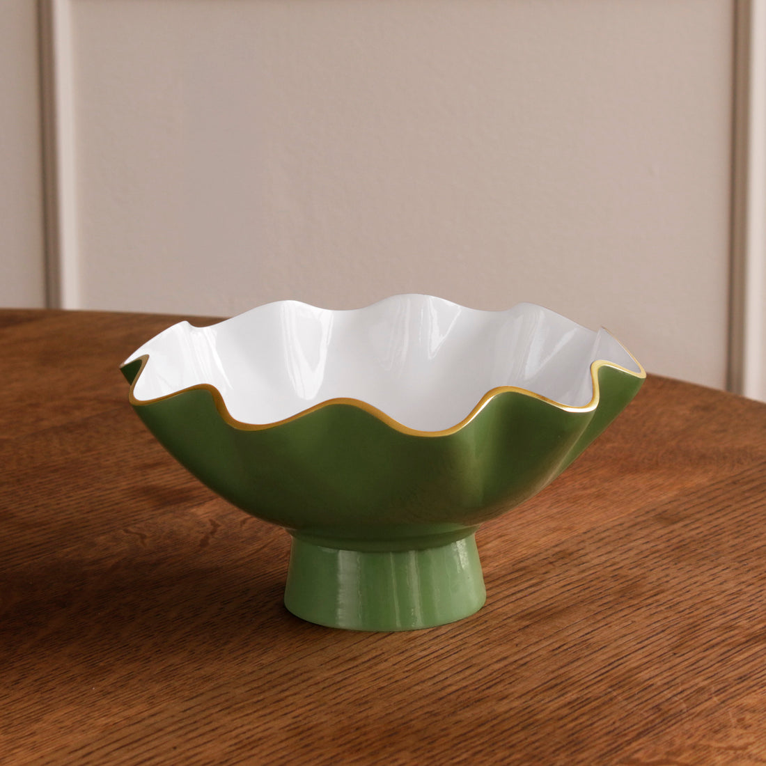 ENCANTO Carola Small Pedestal Leaf Green and White