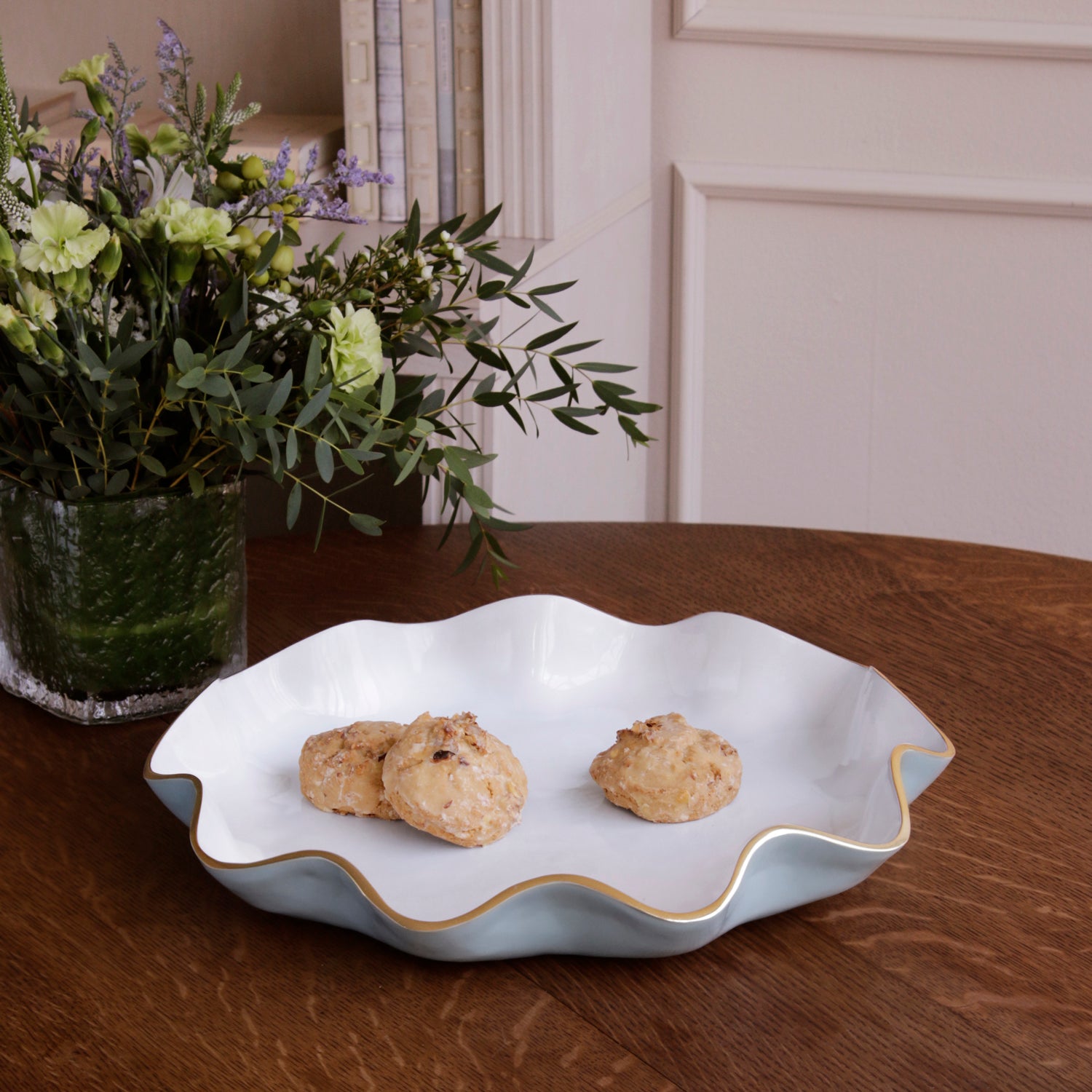 ENCANTO Carola Large Round Platter Slate and White