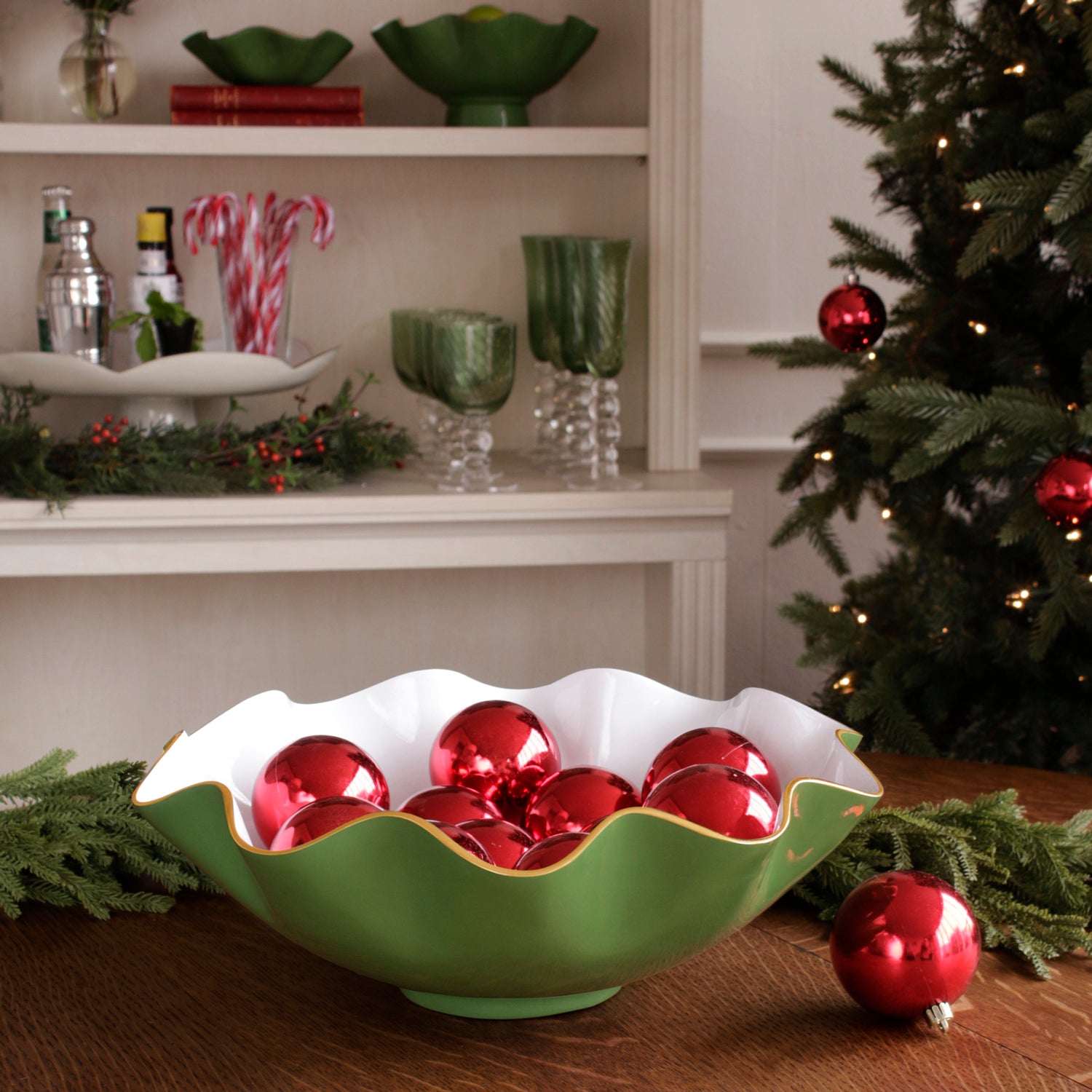 ENCANTO Carola Extra Large Bowl Leaf Green and White