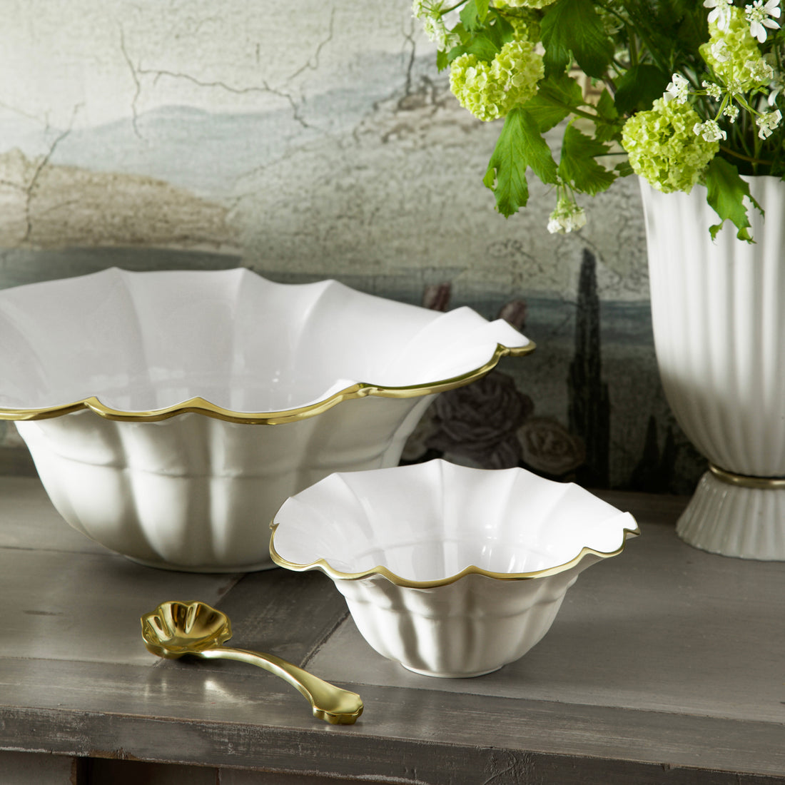ENCANTO Tuscany Large Bowl (Cream and White)