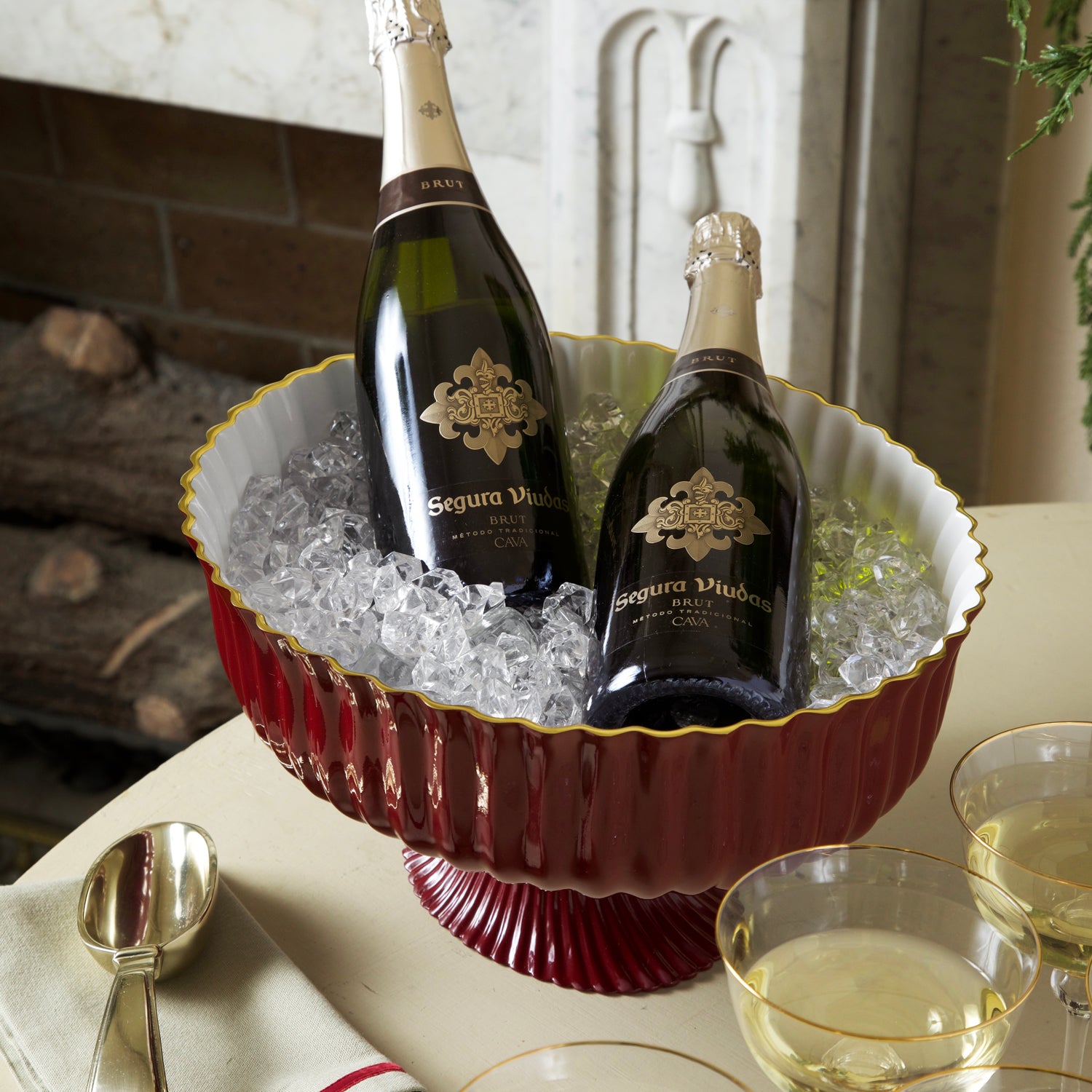 ENCANTO Vienna Large Centerpiece/Punch Bowl (Bordeaux and White)