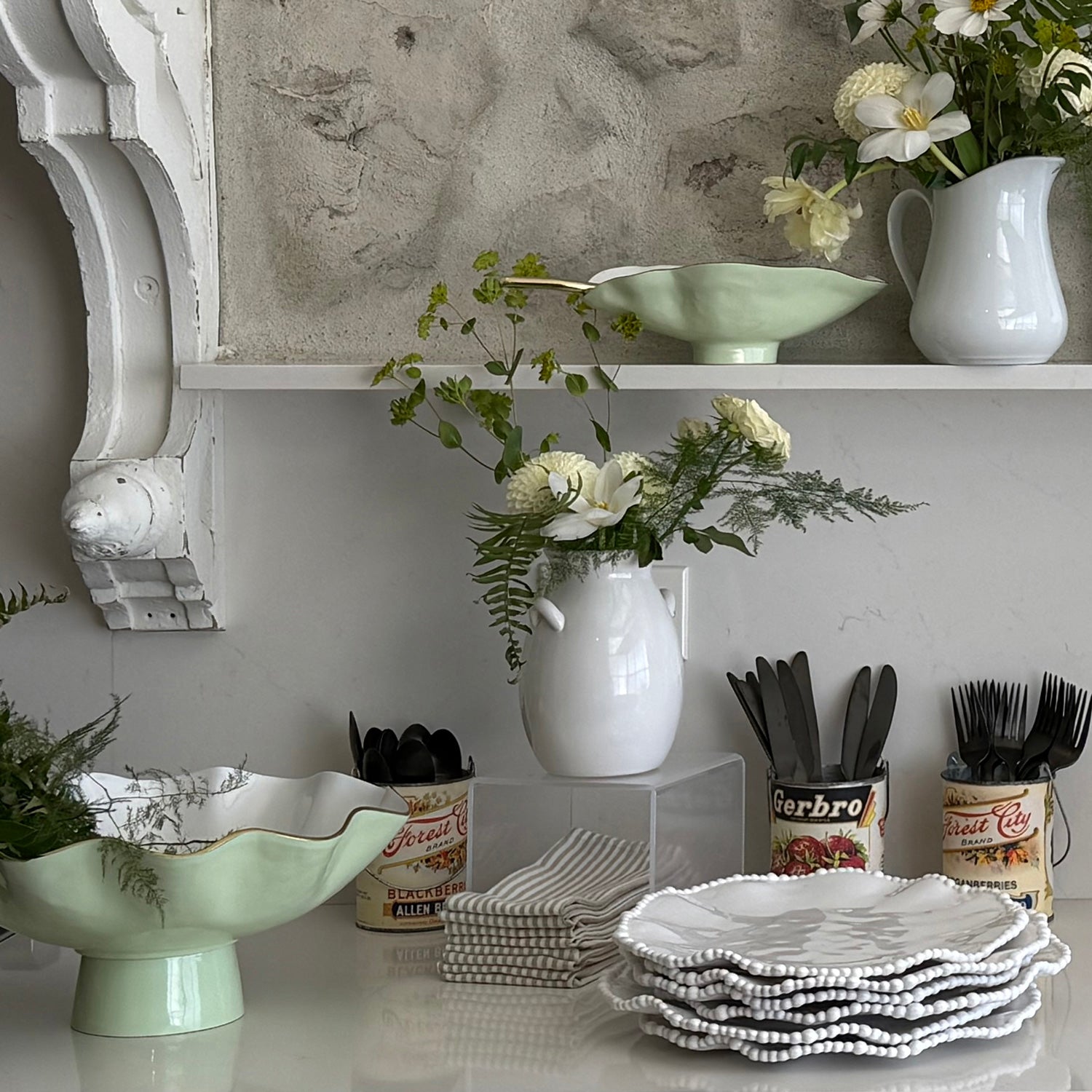 beatriz-ball-encanto-carola-large-pedestal-pistachio-and-white