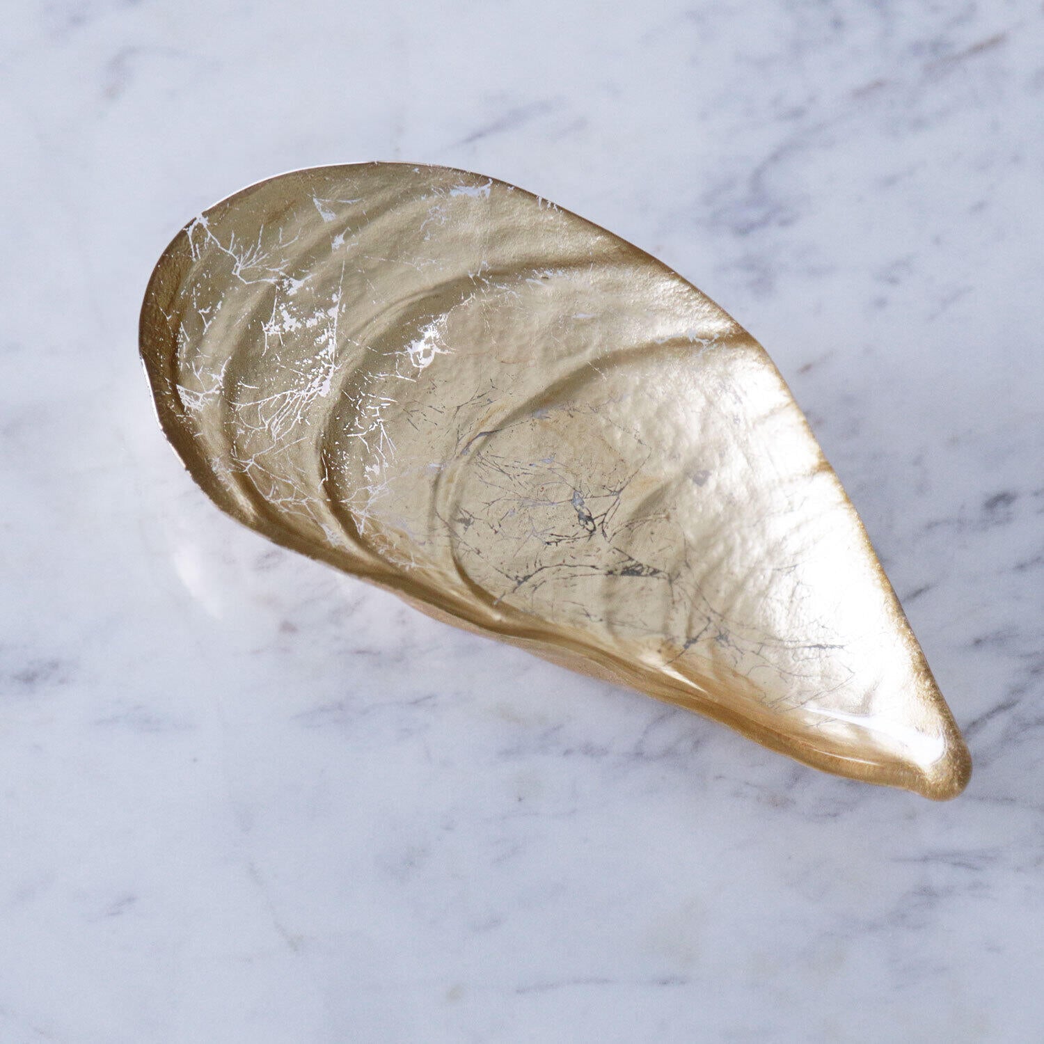 beatriz-ball-glass-new-orleans-large-cracked-foil-leafing-pina-shell-platter-gold