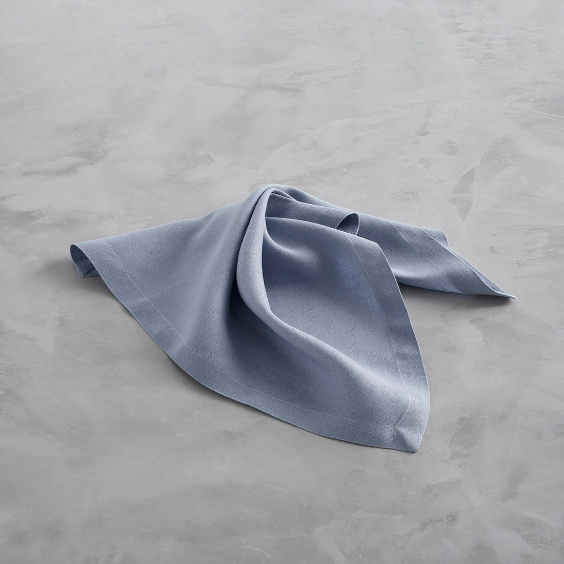 beatriz-ball-linen-napkin-set-of-4-blue