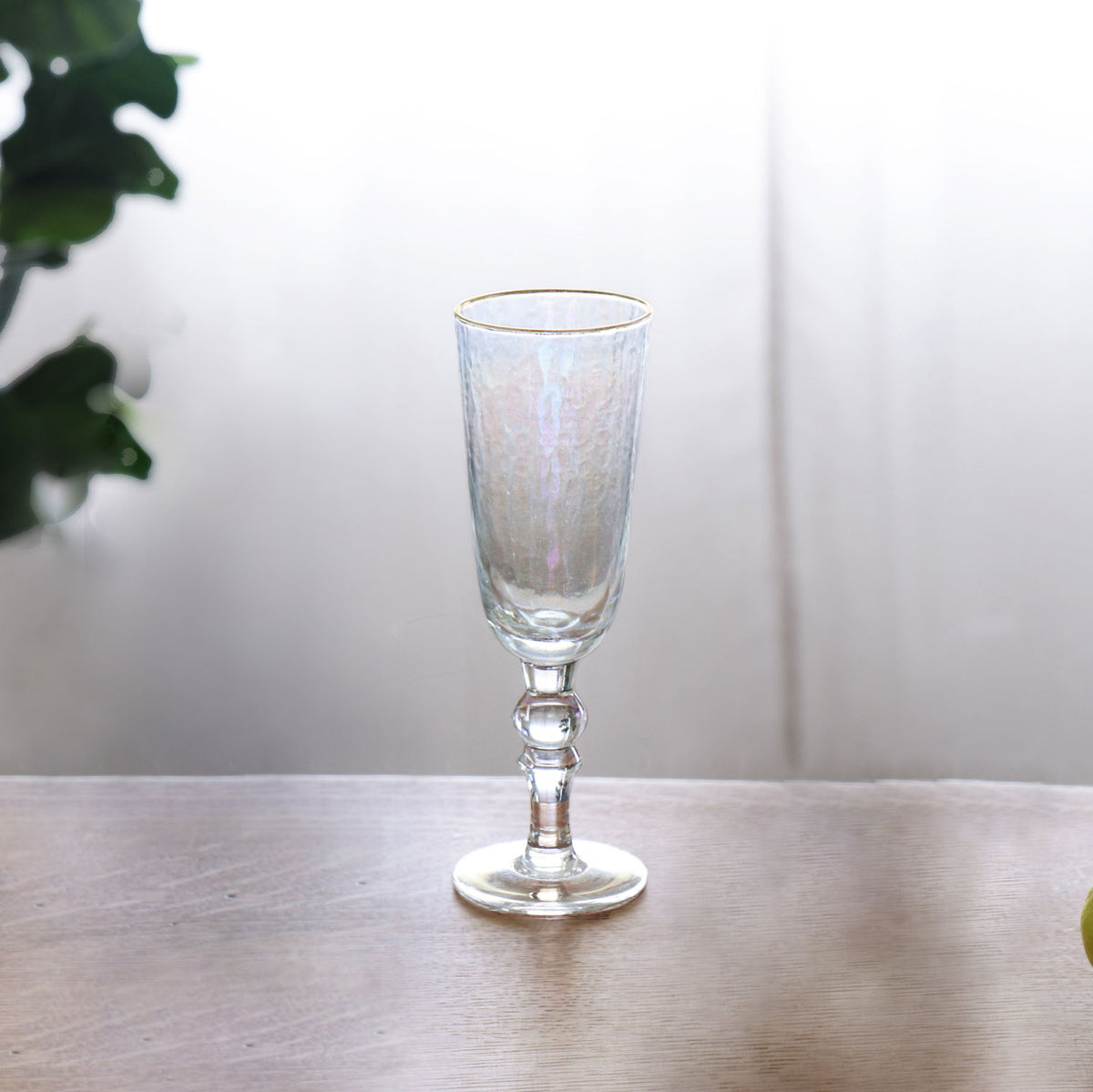 beatriz-ball-glass-mother-of-pearl-flute-with-gold-rim-set-of-4-clear-and-gold