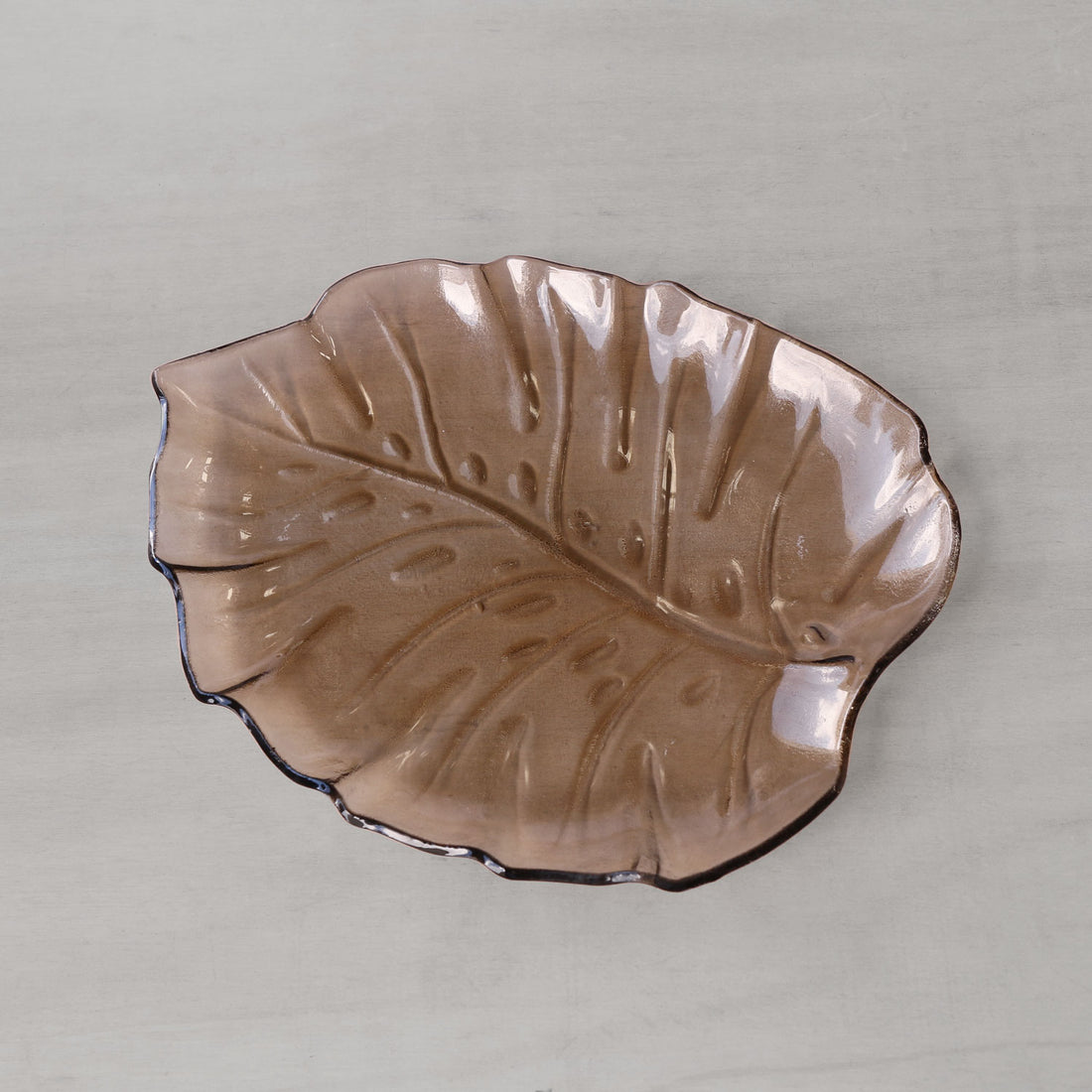 GLASS Tropical Leaf Medium Plate (Clear and Brown)