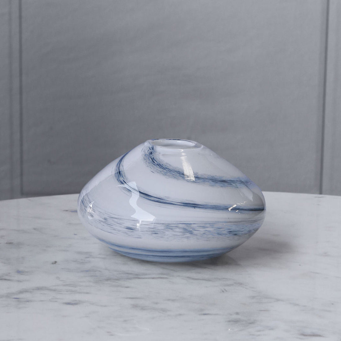 GLASS Blue and White Alabaster Short Vase (Blue and White)