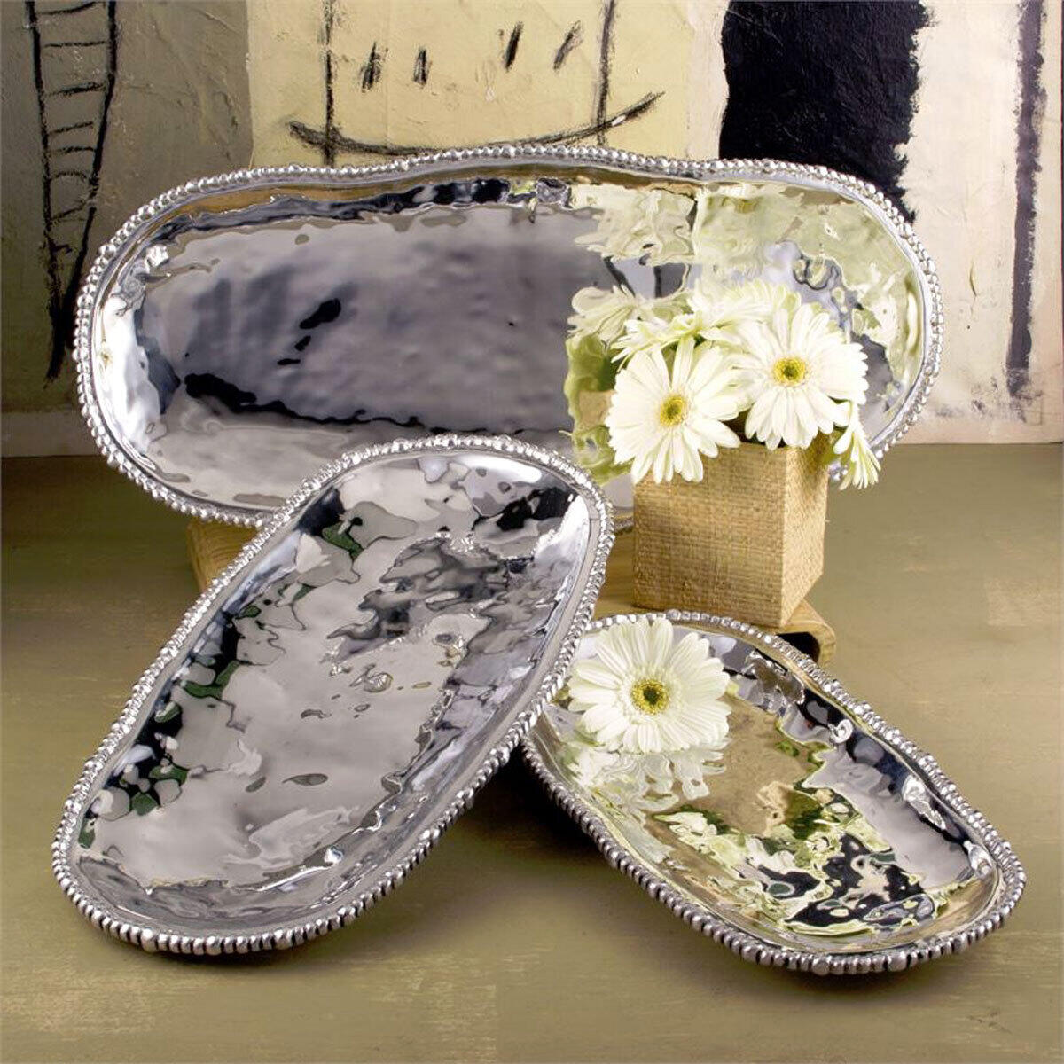 beatriz-ball-organic-pearl-nova-small-oval-platter