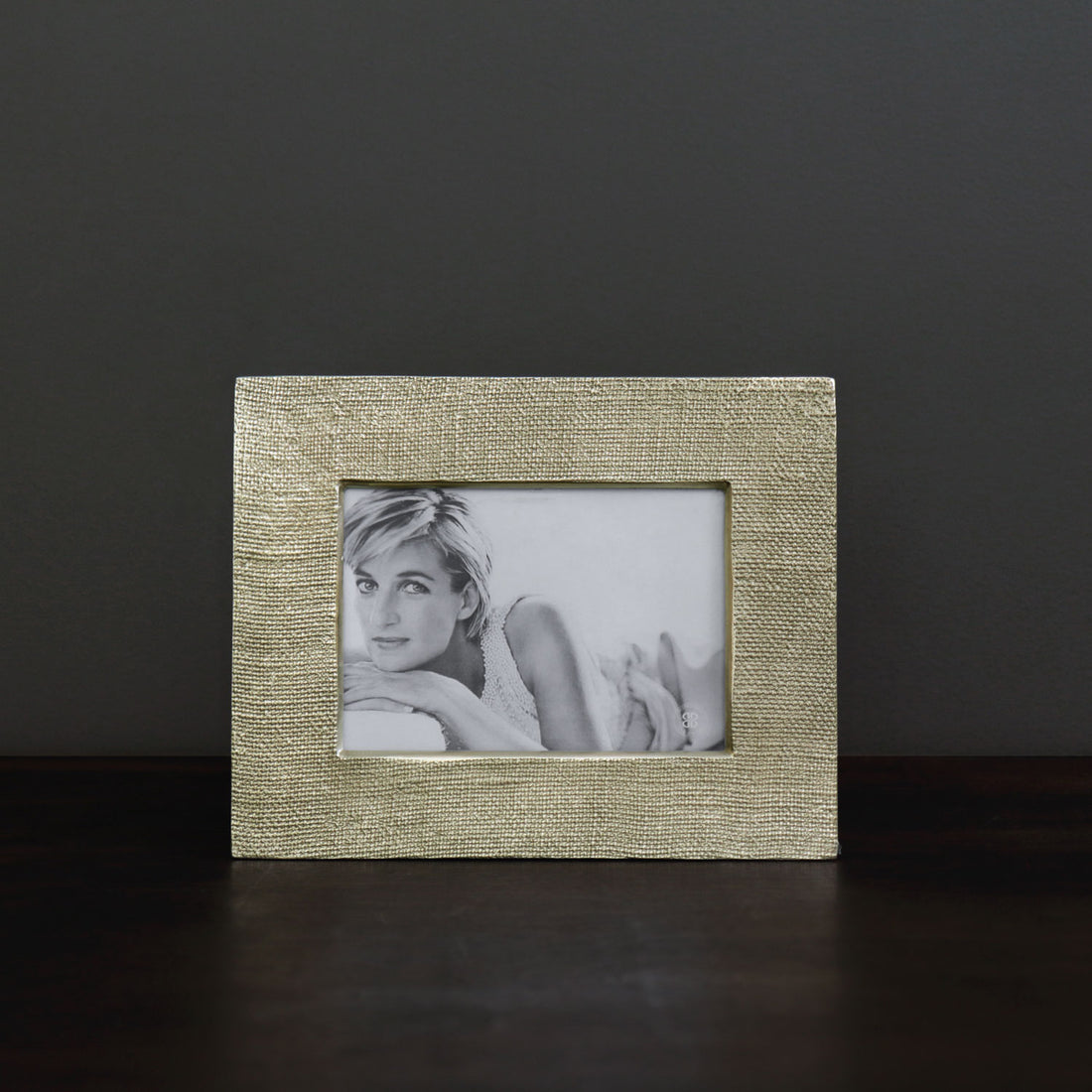 beatriz-ball-frame-sierra-modern-fina-5-x-7-frame-gold