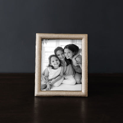 beatriz-ball-frame-sierra-modern-georgina-8-x-10-frame-gold