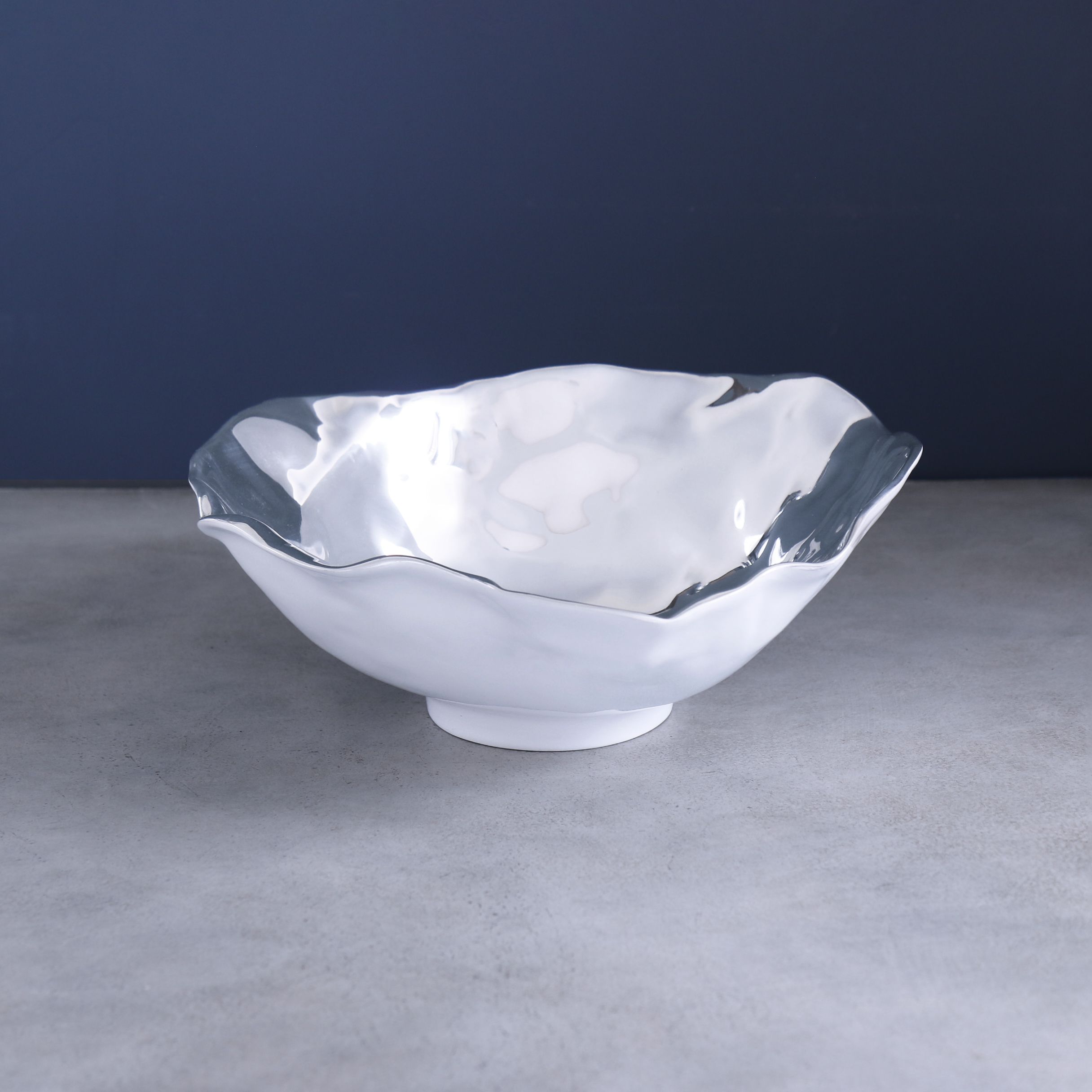 THANNI Maia Large Bowl (White and Silver)
